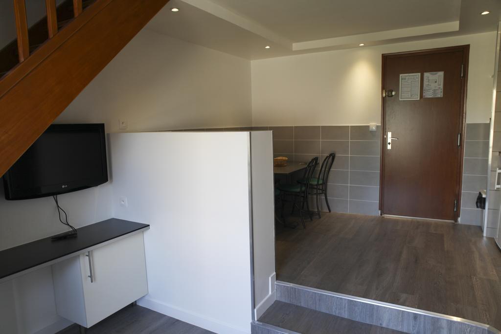 La Ferme Des Barmonts Aparthotel Villejuif Luaran gambar