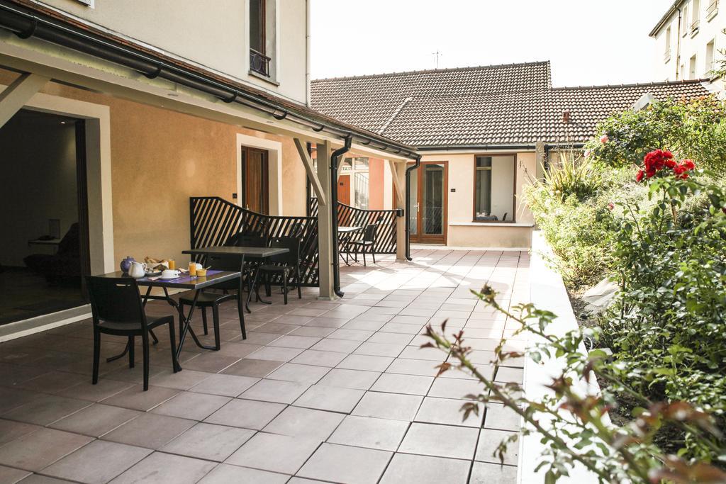 La Ferme Des Barmonts Aparthotel Villejuif Luaran gambar